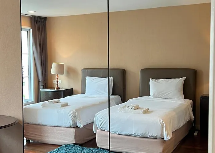 Entire 3bedroom Townhome, Shared Swimming Pool In Sukhumvit, 2943 度假居