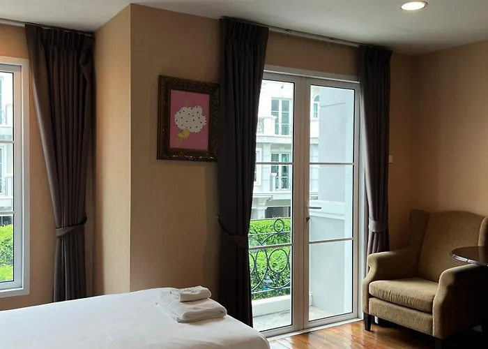 Entire 3bedroom Townhome, Shared Swimming Pool In Sukhumvit, 2943 *