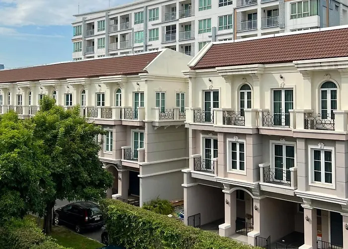 Entire 3bedroom Townhome, Shared Swimming Pool In Sukhumvit, 2943 度假居 曼谷