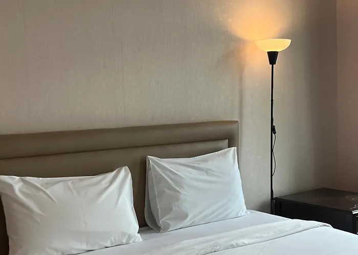 Entire 3bedroom Townhome, Shared Swimming Pool In Sukhumvit, 2943 度假居 *