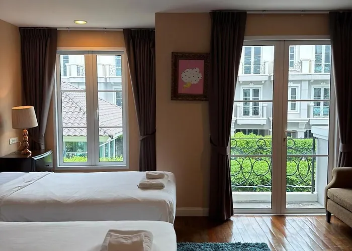 Entire 3bedroom Townhome, Shared Swimming Pool In Sukhumvit, 2943 曼谷